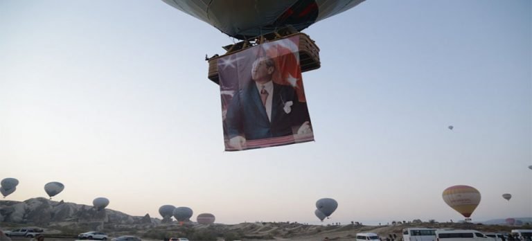 Kapadokya’da balonlar Cumhuriyet Bayramı için havalandı