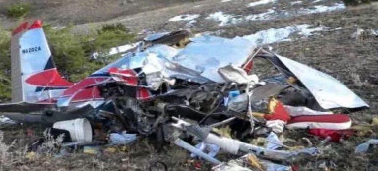 Kazakistan’da hafif motorlu uçak düştü