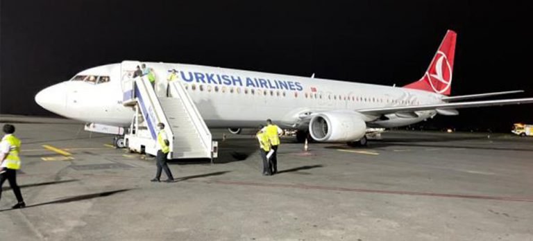 Nijer- İstanbul uçağında lavaboda gizlice sigara içen yolcu yangın çıkardı