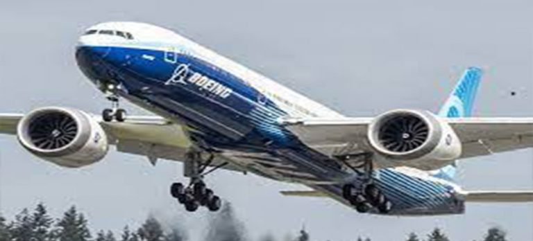Boeing 777X uçağını Dubai’de görücüye çıkarıyor