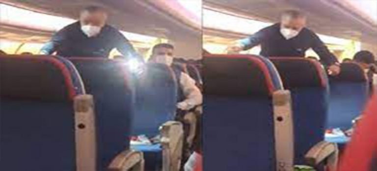 Uçakta kalp krizi geçiren yolcuya müdahale