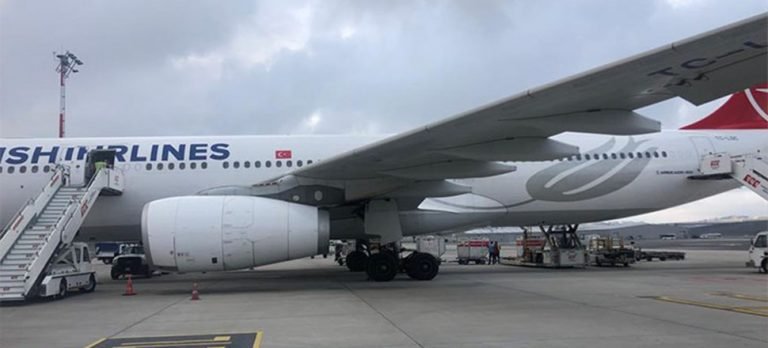 THY uçağına iniş sırasında yıldırım çarptı