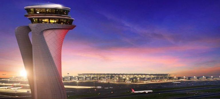 Şiddetli lodos uçuş trafiğini aksatıyor