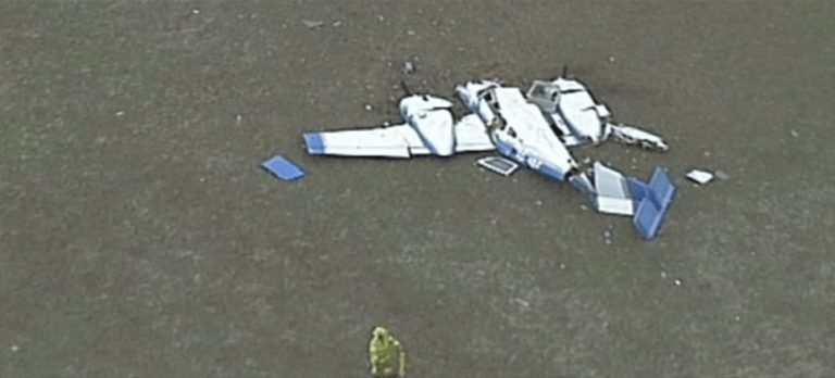 Avustralya’da küçük uçak sahile düştü