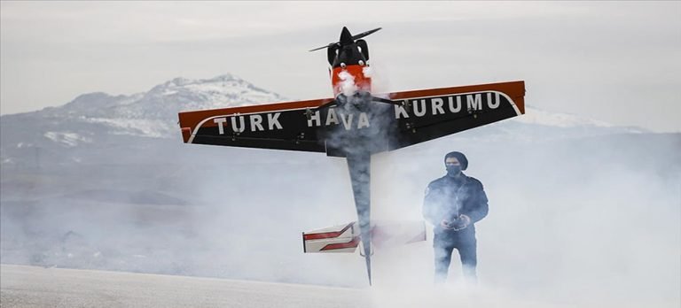 Ankara semaları hafta sonları model uçaklarla renkleniyor