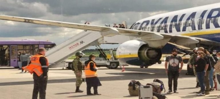 Ryanair uçağını Belarus’a indiren hava trafik kontrolörünün Polonya’ya kaçtığı iddiası