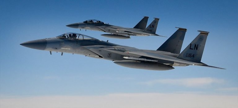 ABD’ye ait F-15 savaş uçakları Estonya’ya konuşlandırıldı