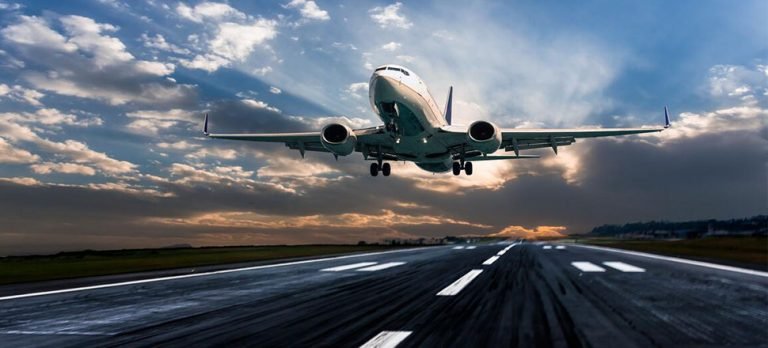 Kabin basıncı düşen uçak Düsseldorf’a acil iniş yaptı!