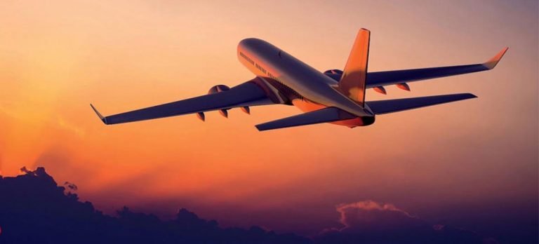 Uçuşta testi pozitif çıkan kadın, uçak tuvaletinde 5 saat geçirdi