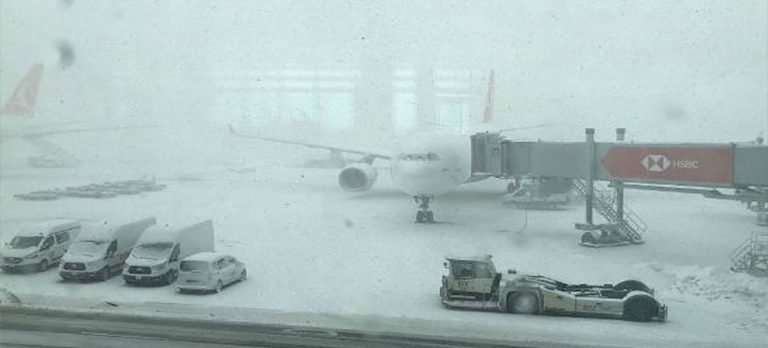 İstanbul Havalimanı’nda kargo terminalinde çökme