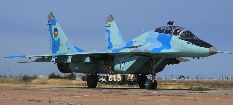 Azerbaycan savaş uçağı Ukrayna’da vuruldu iddiası