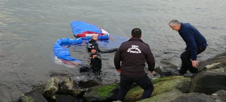 Ordu’da yamaç paraşütçüsü denize düştü