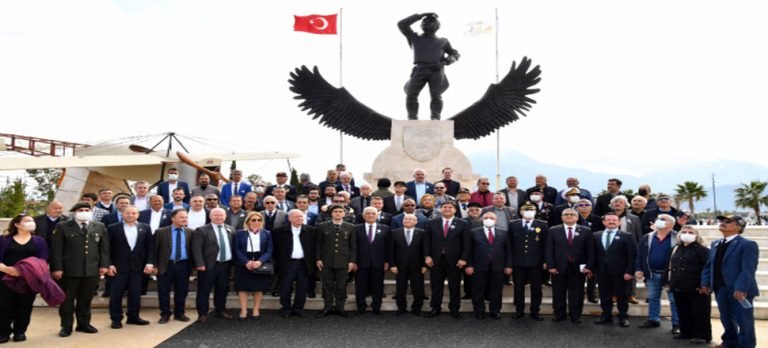 Türk havacılık tarihinin ilk pilotlarından Şehit Fethi Bey anıldı