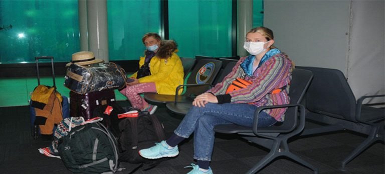 Ukraynalı yolcular İstanbul Havalimanı’nda kaldı