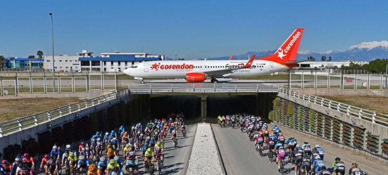 Corendon Airlines uçağı, bir kez daha Tour of Antalya’nın simge fotoğrafında yer aldı