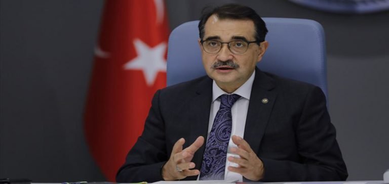 Havada panik! Bakan Dönmez’in uçağı iniş yapamadı