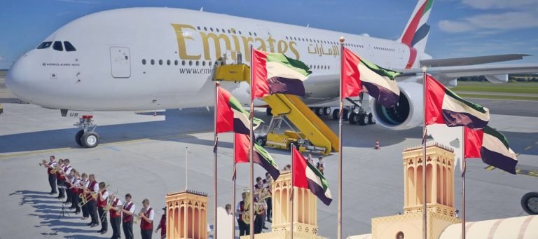 Emirates, uçak içi eğlence deneyiminin 30. yılını kutluyor