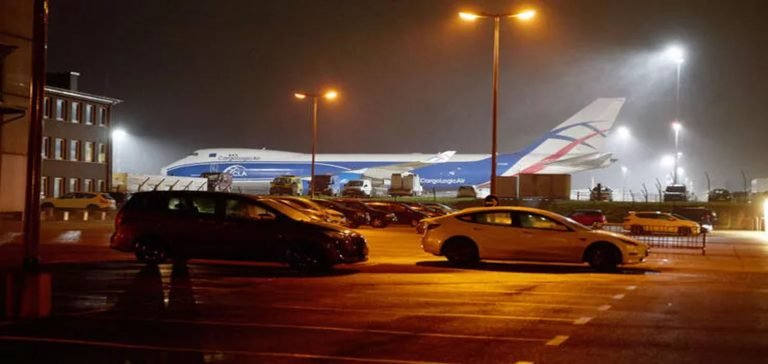 Ruslara ait kargo uçağına el konuldu