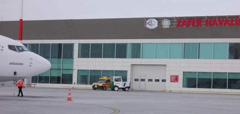 Zafer Havalimanı’nda yolcu garantisi batağı