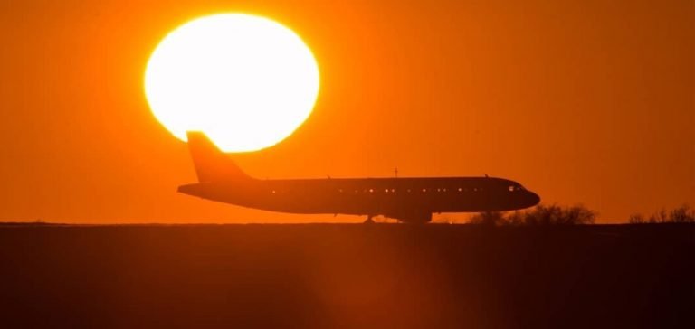 Irak’ta kum fırtınası nedeniyle uçak seferleri durduruldu