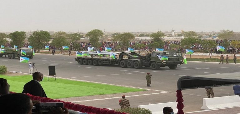 Geçit törenine Bayraktar TB2 SİHA damgası