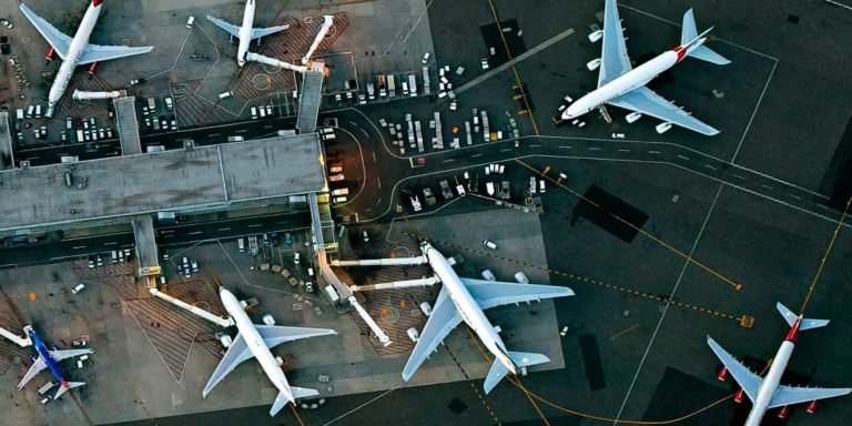 İngiltere hükümetinden havaalanı kaosunu önlemek için yeni plan