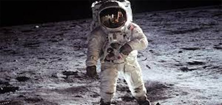 NASA, yeni uzay giysileri için çalışmalara başladı