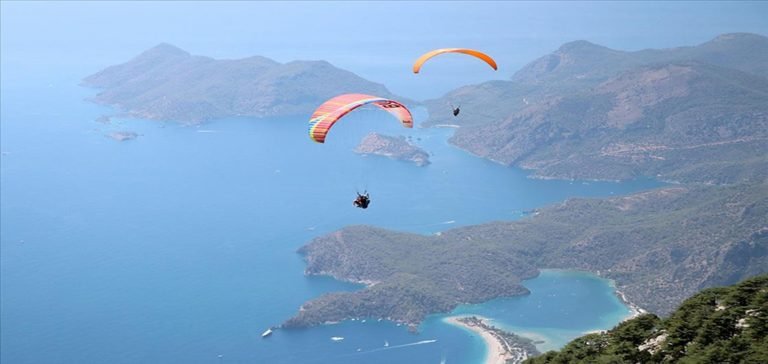Babadağ’dan yılın ilk yarısında 54 bin yamaç paraşütü uçuşu yapıldı