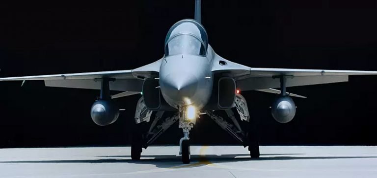 Güney Kore, yerli savaş uçağı KF-21’i başarılı bir şekilde test etti