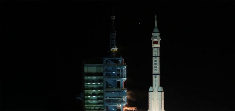 Çin, uzay istasyonuna ilk laboratuvar modülünü fırlattı