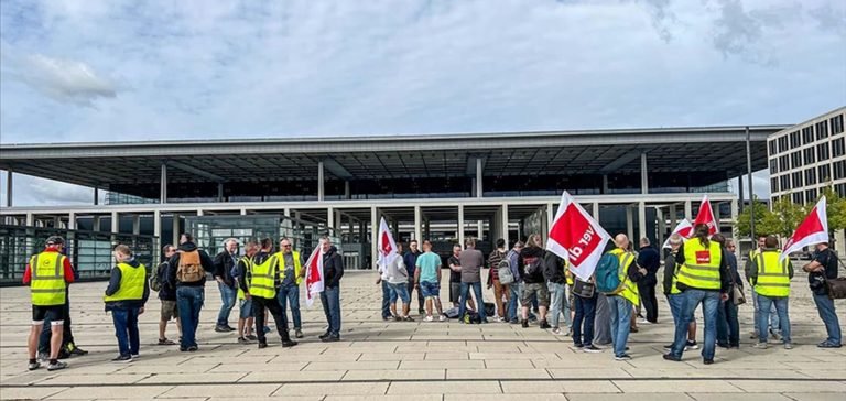 Lufthansa çalışanlarının grevi Frankfurt ve Münih’te havalimanlarını kilitledi