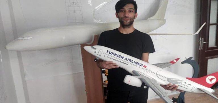Evinde uçak yapıyor, Almanya’dan bile sipariş aldı