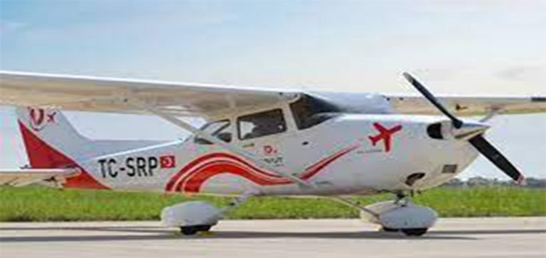 Afyon’da eğitim uçağı düştü: İki yaralı