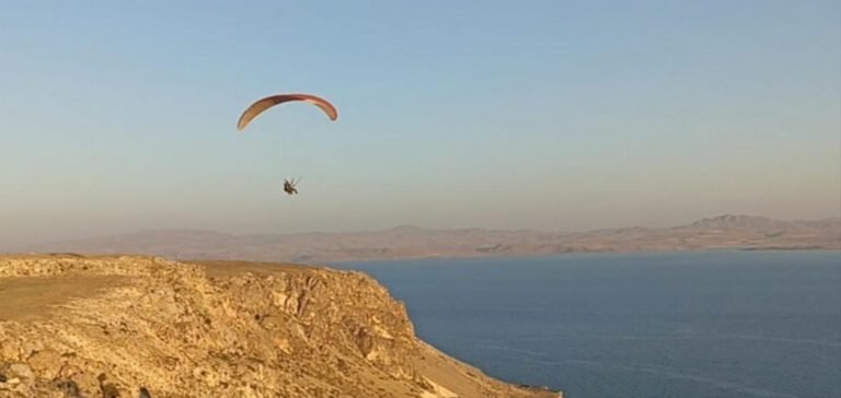Yamaç paraşütü tutkunlarının yeni adresi Erciş oldu