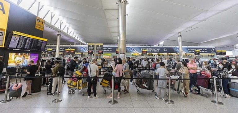 Dünyanın en yoğun havalimanlarında kriz büyüyor