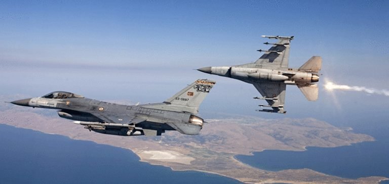 Yunanistan’ın S-300 füze sisteminden Türk jetlerine taciz