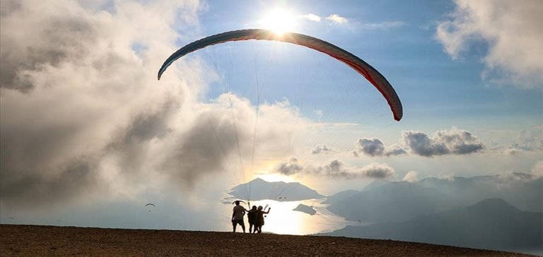 Babadağ’dan gerçekleştirilen yamaç paraşütü uçuş sayısı 100 bini aştı