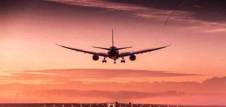 Fırtına nedeniyle Kanarya Adaları’na 141 uçuş iptal edildi