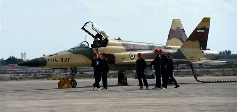 İran’da SU-22 savaş uçağı düştü