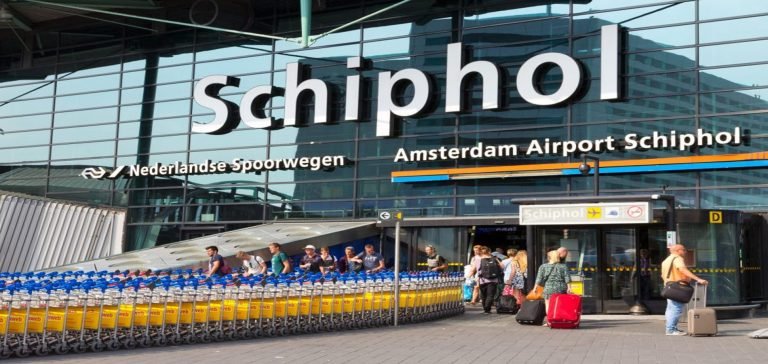 Schiphol Havalimanı’ndan uyarı: Uçuşları durdurun