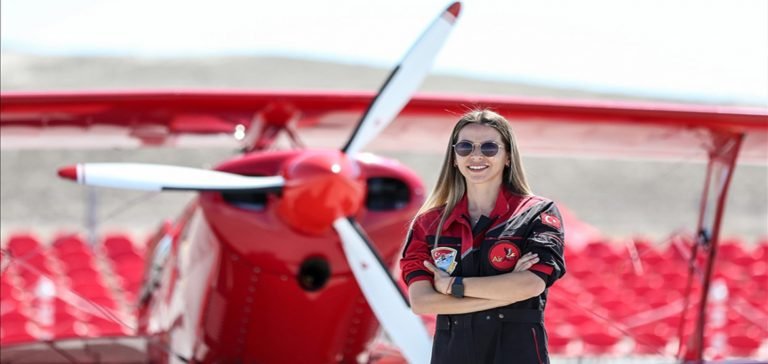 Türk kadınını Cumhuriyet’in 100. yılında yurt dışındaki uçuşlarıyla temsil edecek