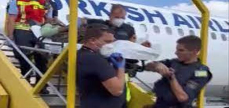 THY uçağında Nijeryalı yolcu doğum yaptı