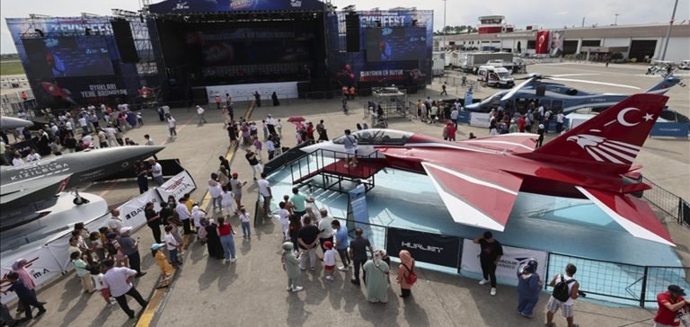 Hürjet ilk uçuş için yere basmaya hazırlanıyor