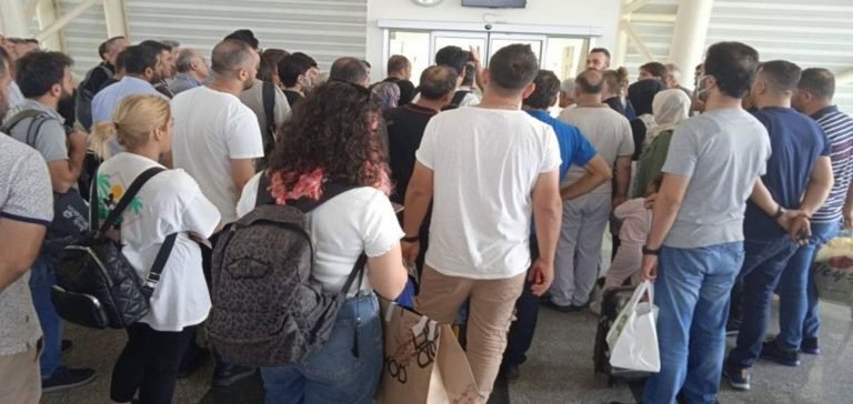 THY, ‘kapı arızalı’ diyerek yolcuların bir kısmını uçağa almadı