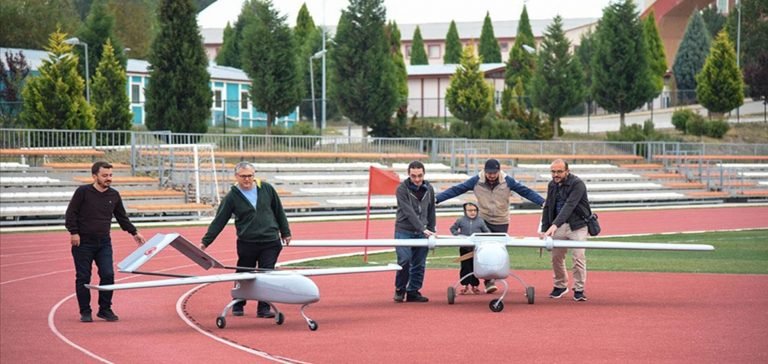 Bilecik’te akademisyenler İHA motoru ve insansız uçak üretiyor