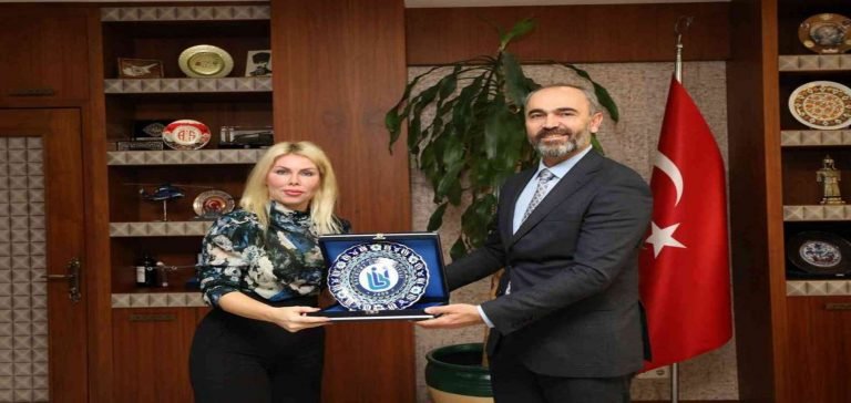 Akdeniz Üniversitesi ile Bayburt Üniversitesi arasında İHA eğitimi alanında iş birliği