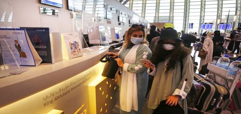 Suudi Arabistan, bazı havaalanlarında içki satışına izin vermeyi planlıyor