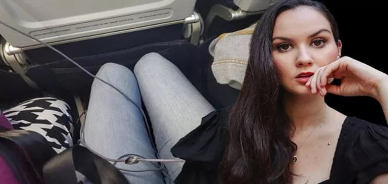 İki kişi arasında sıkışan yolcu sosyal medyayı ikiye böldü