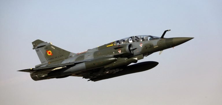 Fransa’da teknik arıza nedeniyle uçak düştü!