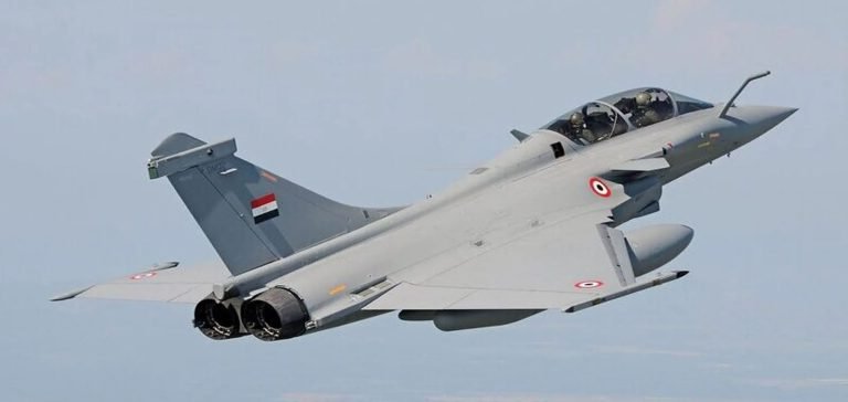 Mısır’da uçak düştü